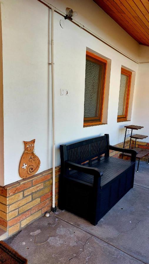 Mandula Apartman Szeged Esterno foto